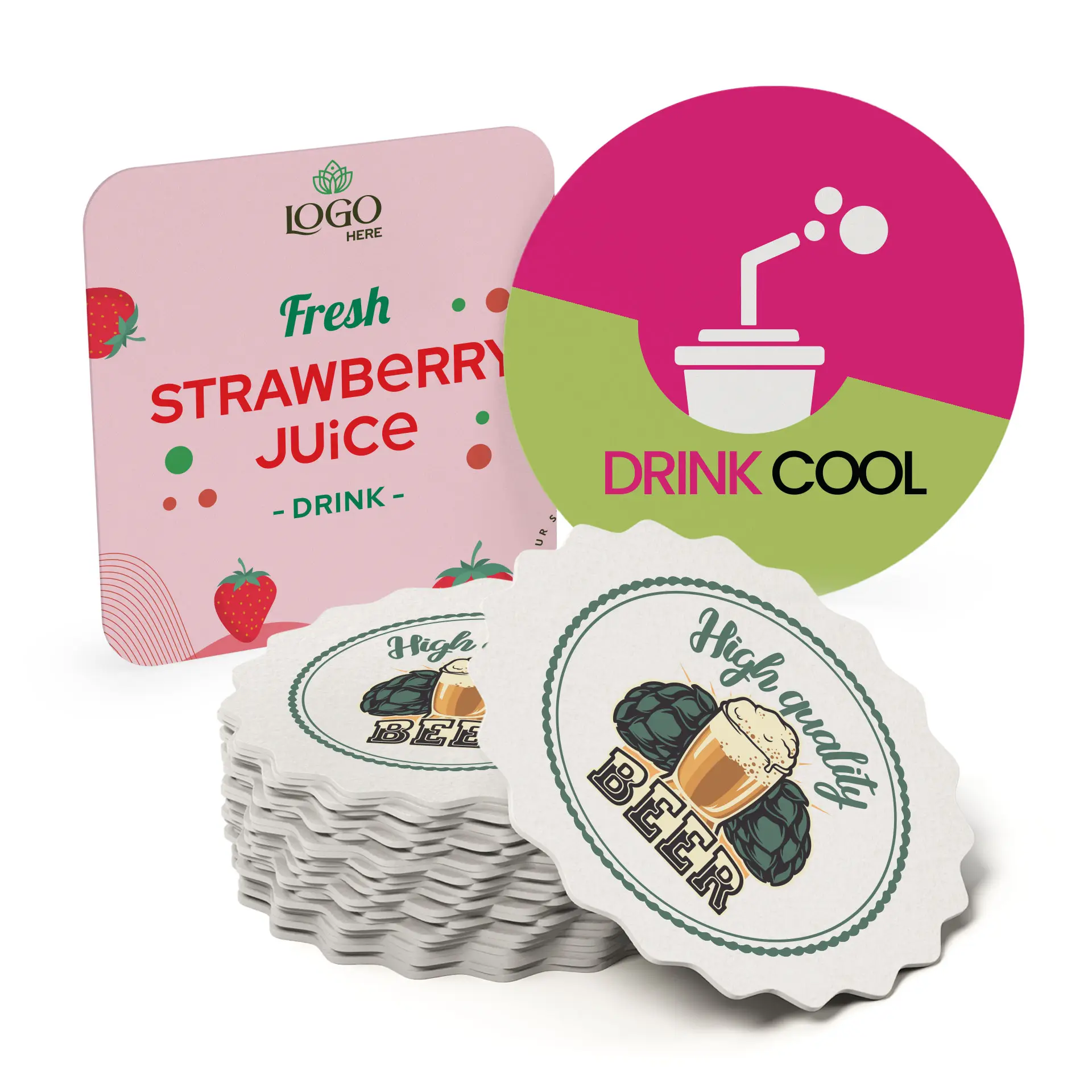 Immagine di tre sottobicchieri stampati: uno rotondo con un'icona di bevanda e "Drink Cool", un sottobicchiere quadrato rosa con "Fresh Strawberry Juice" e diversi sottobicchieri bianchi a forma di tappo con "High Quality Beer."