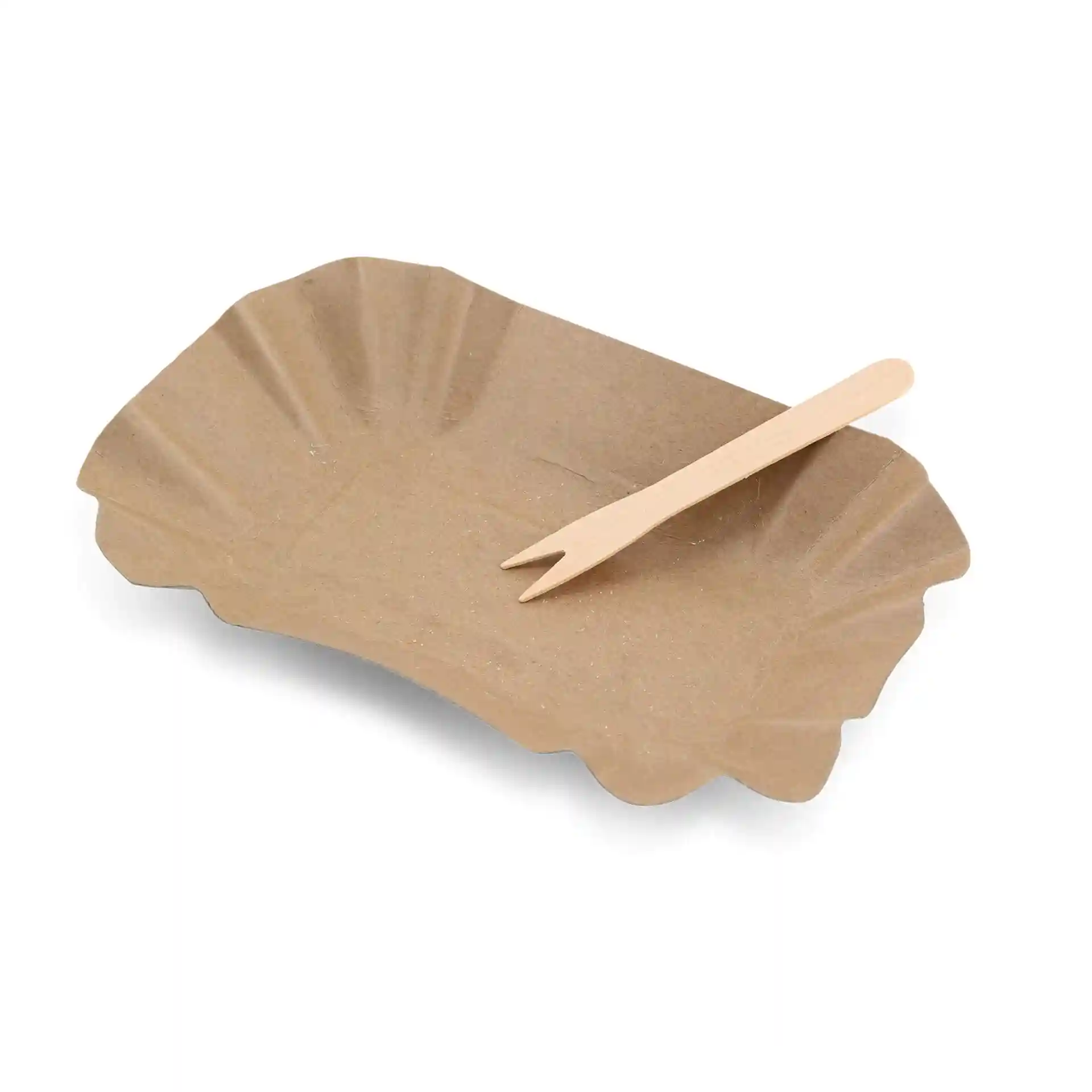 Vassoio di carta marrone con una forchetta di legno sopra.