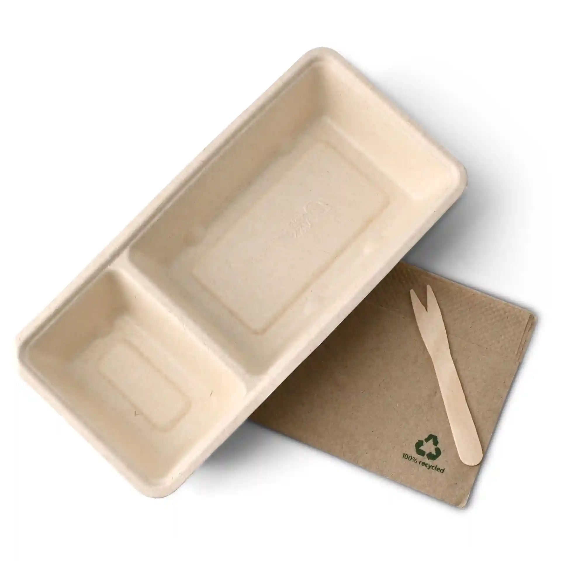 Vassoio rettangolare in bagassa bianco crema con due scomparti, misura 9,5 x 20 x 3,5 cm, accanto a una piccola forchetta di legno.