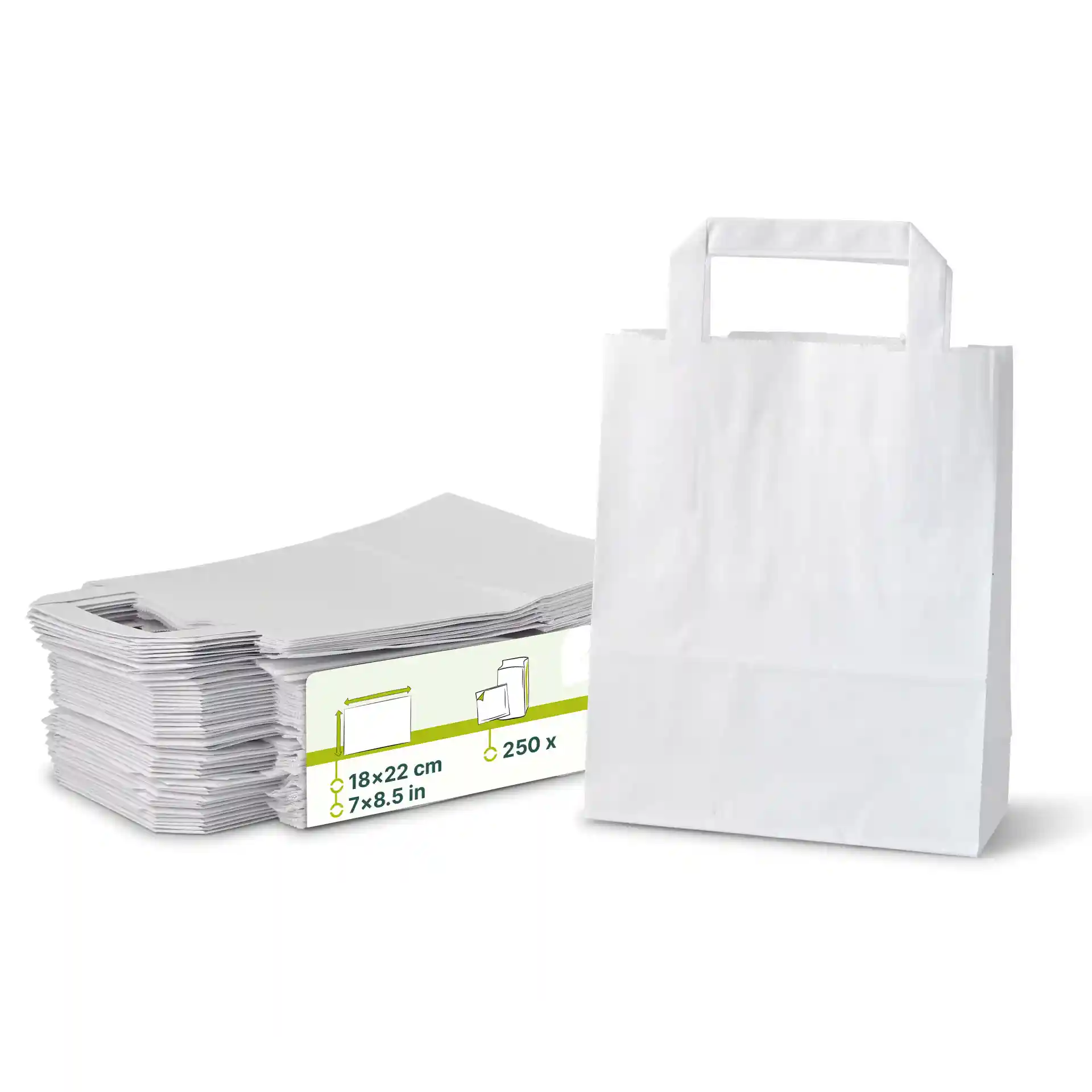 Borse in carta kraft bianca con manico piatto, dimensioni 18 x 22 cm, impilate con diverse borse visibili.