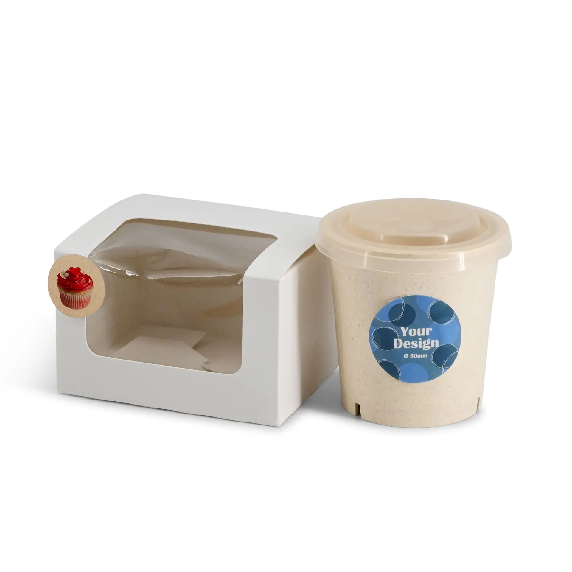 Contenitore rotondo in carta kraft con etichetta personalizzata, accompagnato da una scatola bianca con finestra trasparente per presentazione.