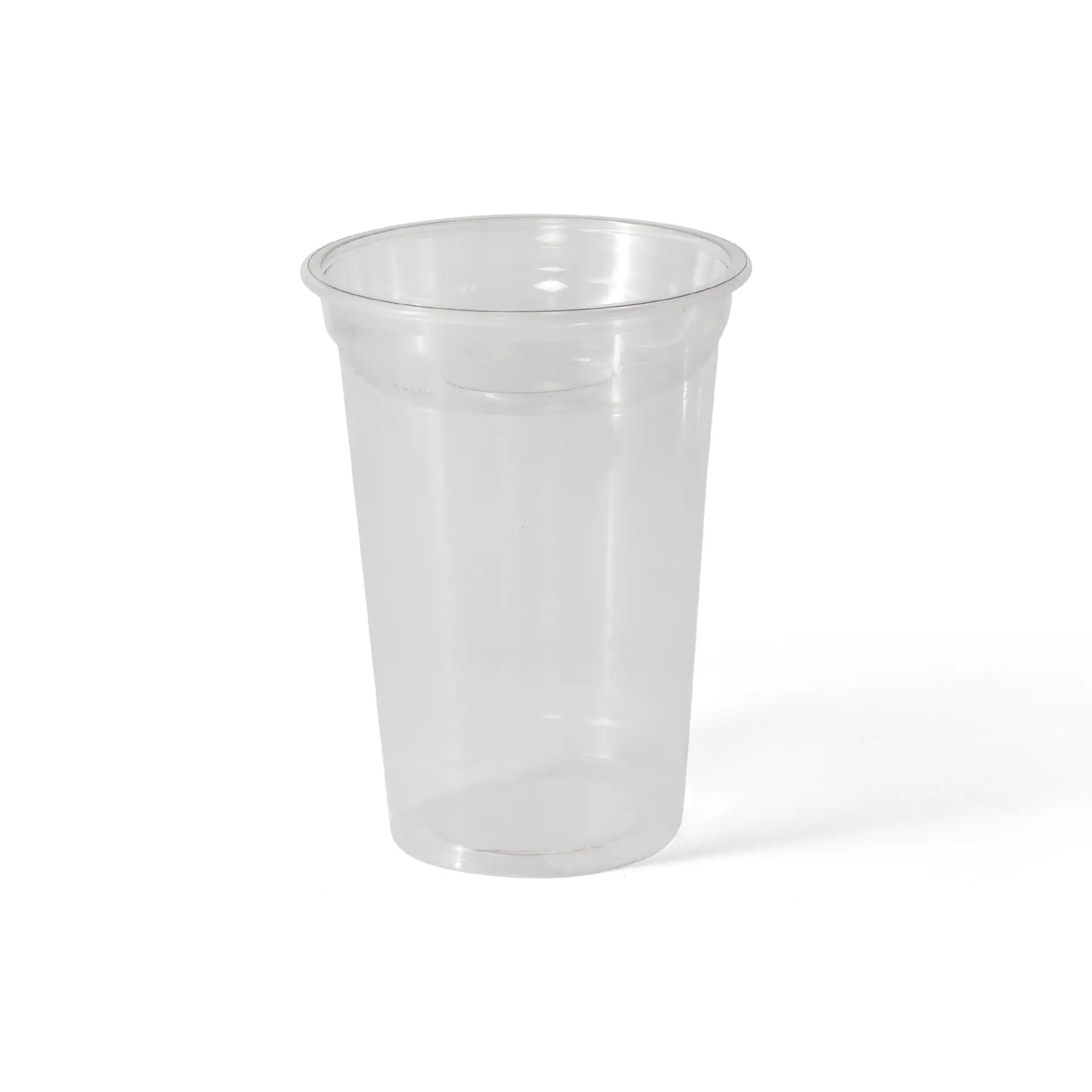 Bicchiere inserto in PET trasparente con un diametro di 95 mm e un volume pieno di 130 ml.