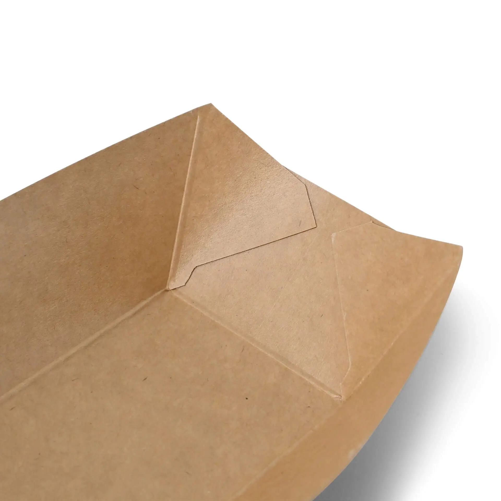 Vassoio per snack in cartone marrone, 200 ml, con vista interna e angoli triangolari; biodegradabile e adatto per cibo da mangiare con le mani.