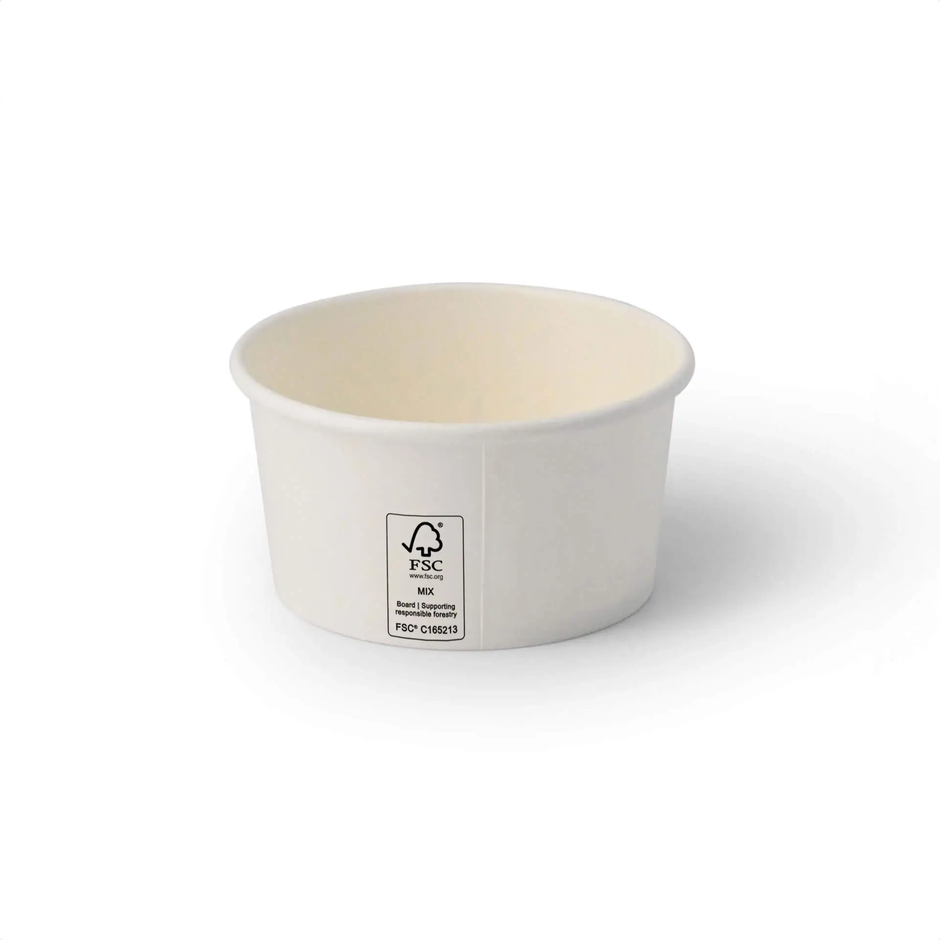 Una coppa bianca per gelato con rivestimento in PE, misura 6 oz, con etichetta FSC e logo Climate Safe 360.