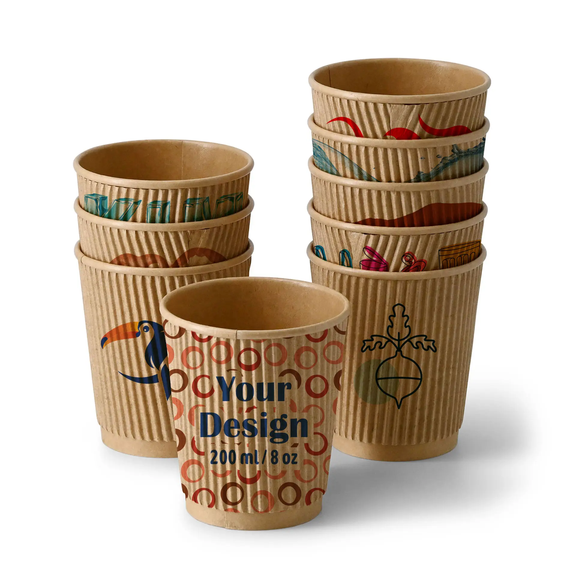 Una tazza marrone ondulata a fuoco con design personalizzato, circondata da diverse tazze simili con vari stampati.