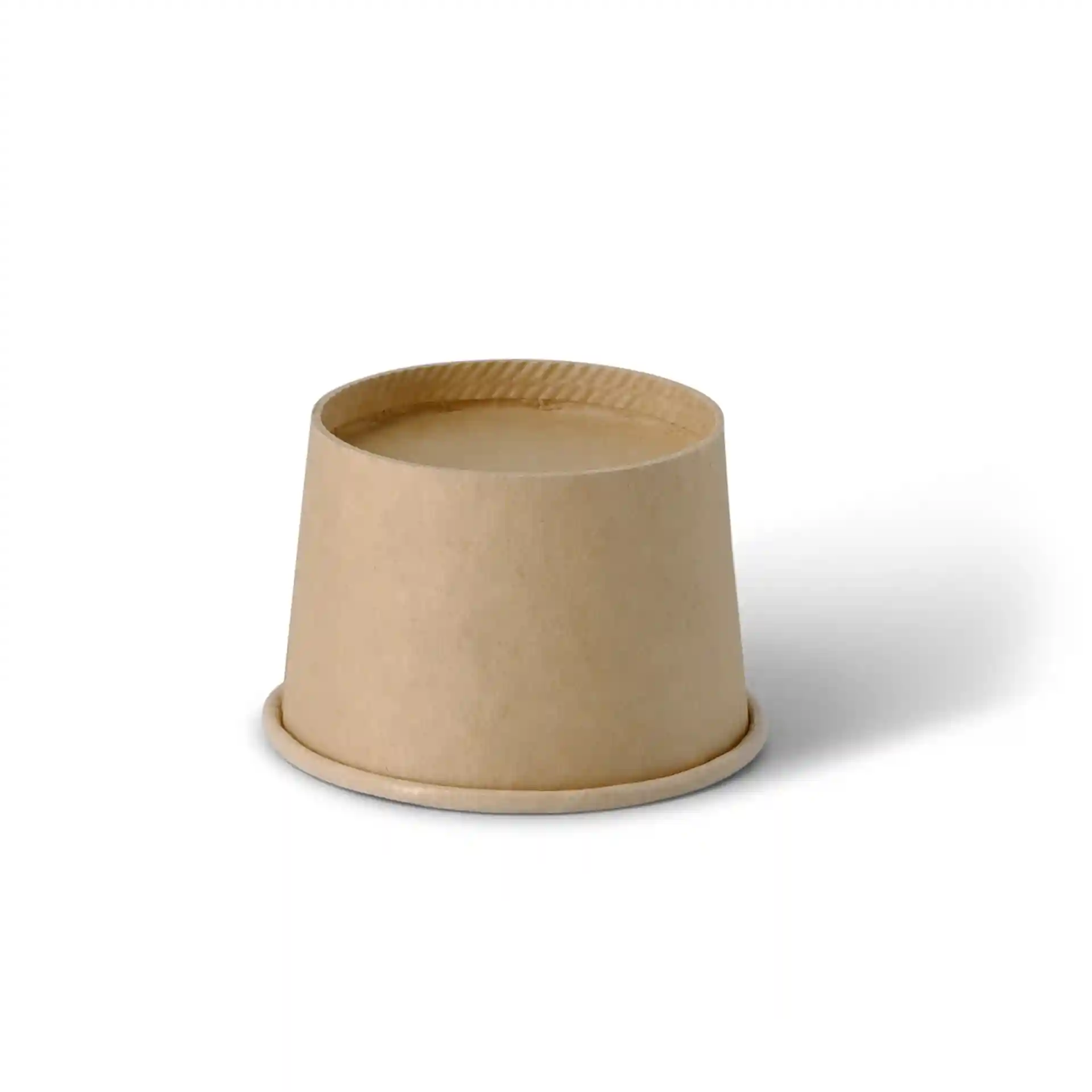 Cup in carta marrone con un'altezza di 40 mm e un diametro di 62 mm, con rivestimento ecologico.