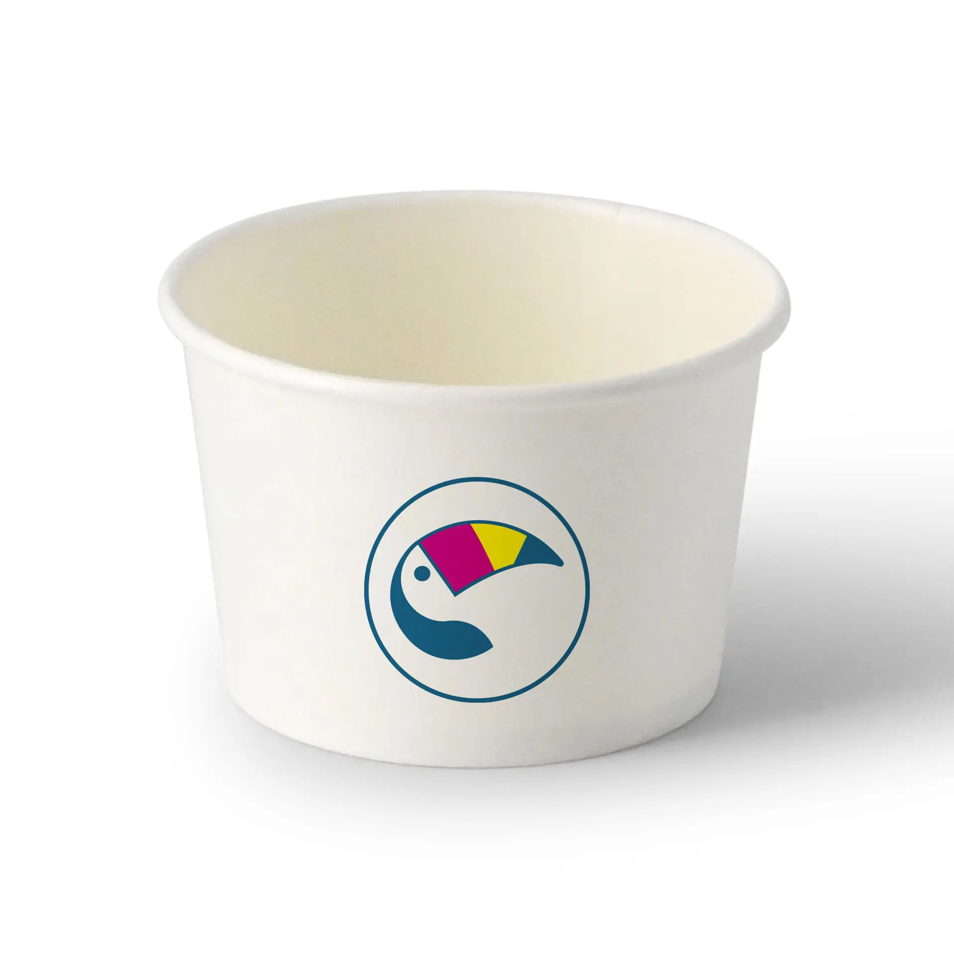 Coppa per gelato bianca personalizzata con logo colorato. Progettata per gelaterie e eventi.