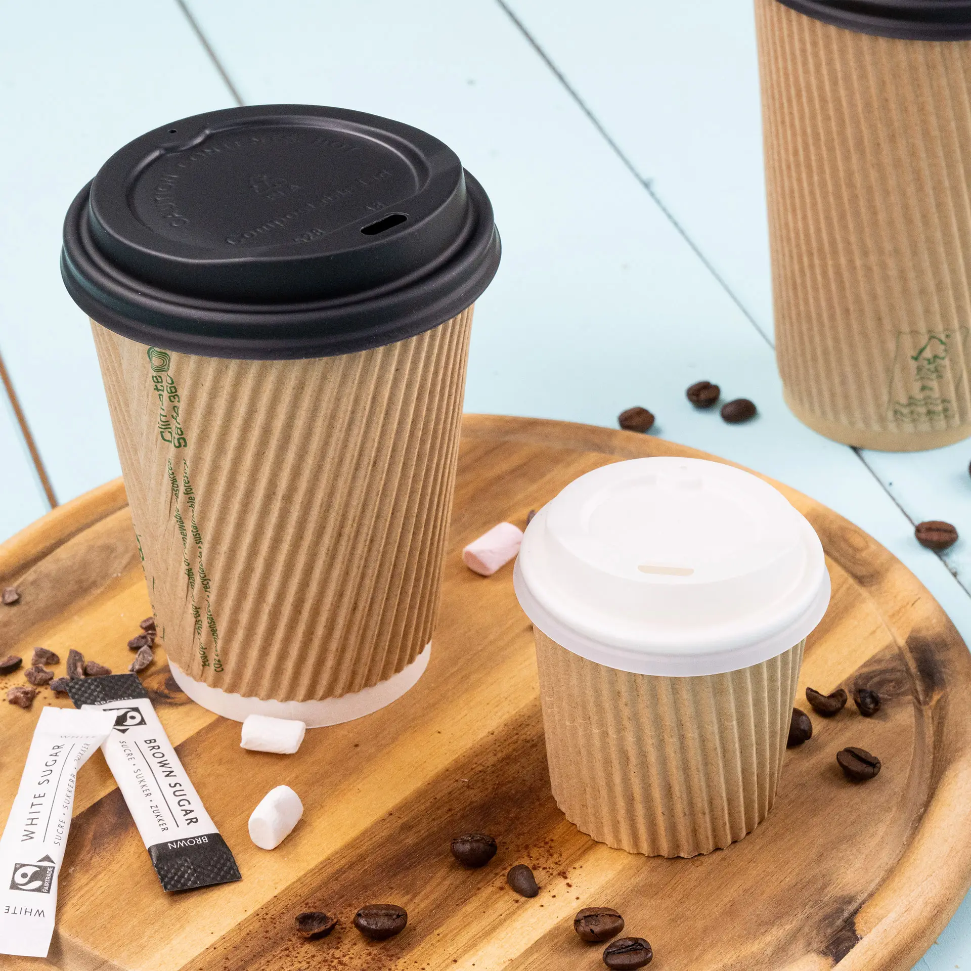 Bicchiere con parete ondulata / bicchiere da caffè da asporto 100 ml / 4 oz, Ø 62 mm, marrone / interno bianco, rivestimento in PLA