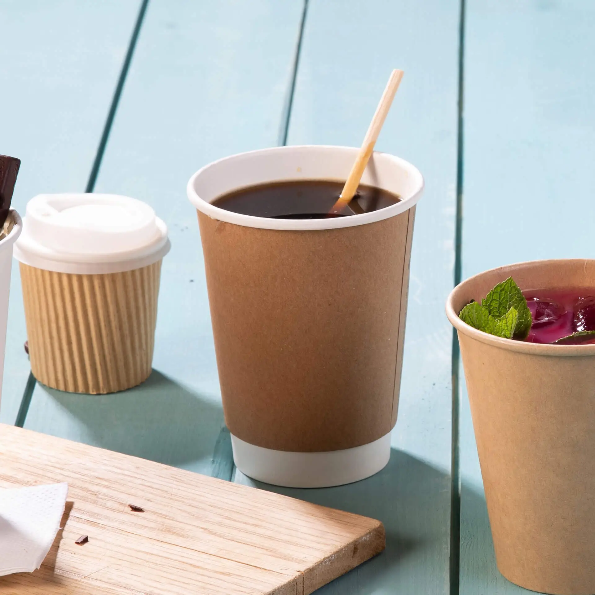 con10003-01-1-coffee-to-go-becher-aus-pappe-beschichtet-doppelwandig-300-ml-12-oz-90-mm-braun-innen-weiss-6