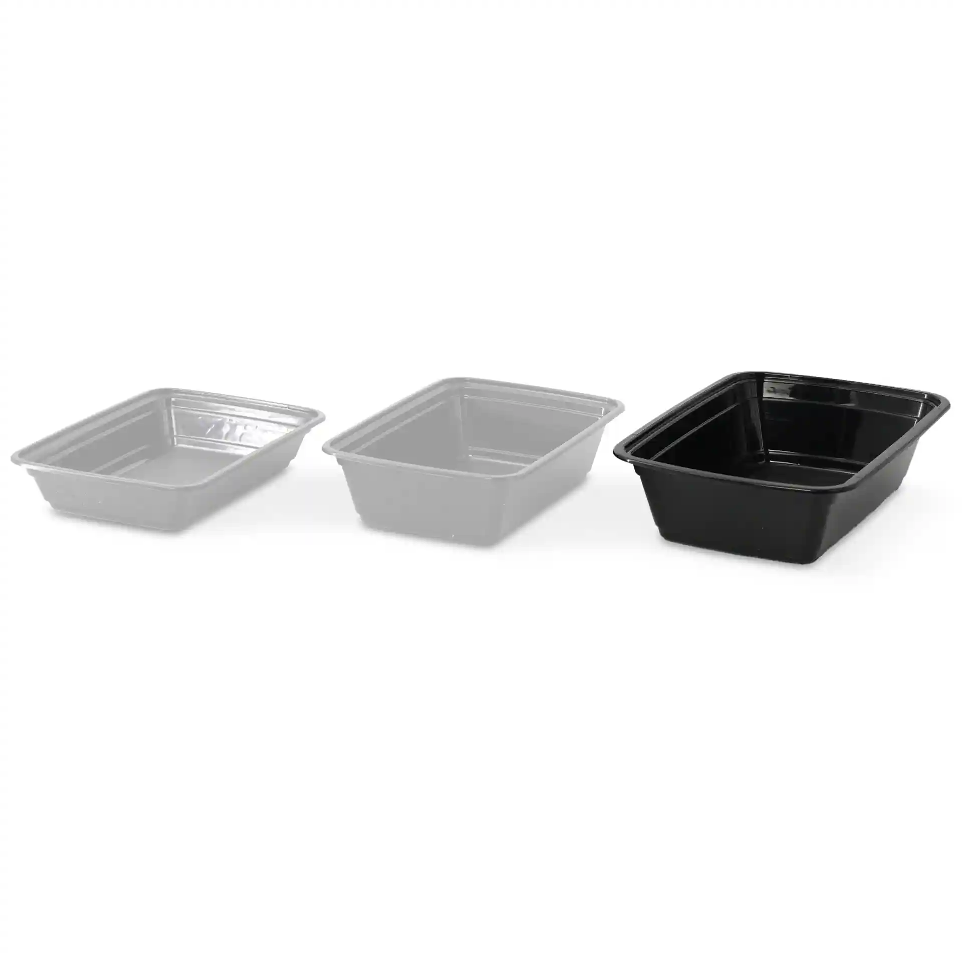 Tre contenitori rettangolari riutilizzabili in diverse tonalità: uno trasparente, uno grigio e uno nero, tutti in plastica.