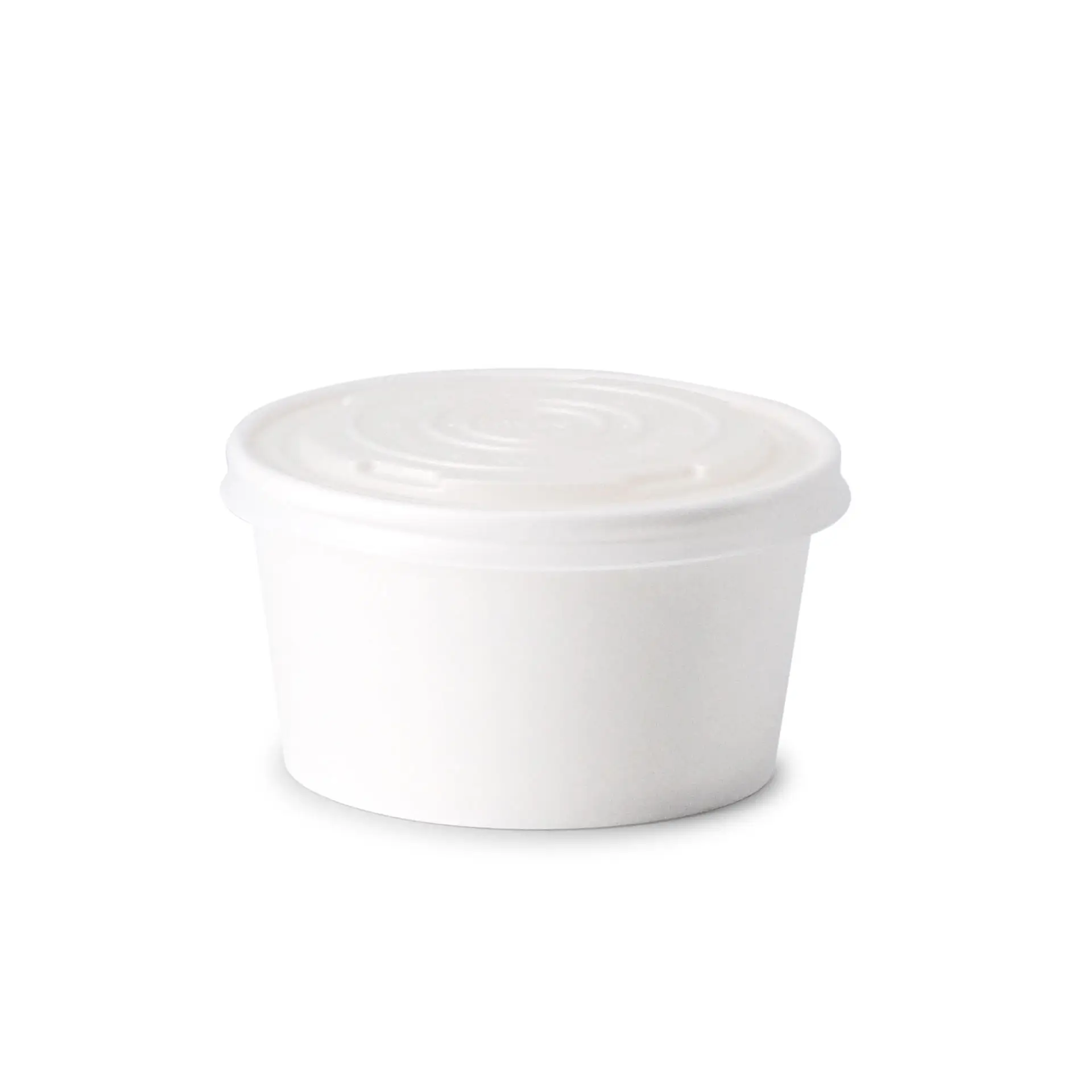 Coperchio piatto CPLA bianco, progettato per bicchieri universali; adatto per cibi caldi e freddi.