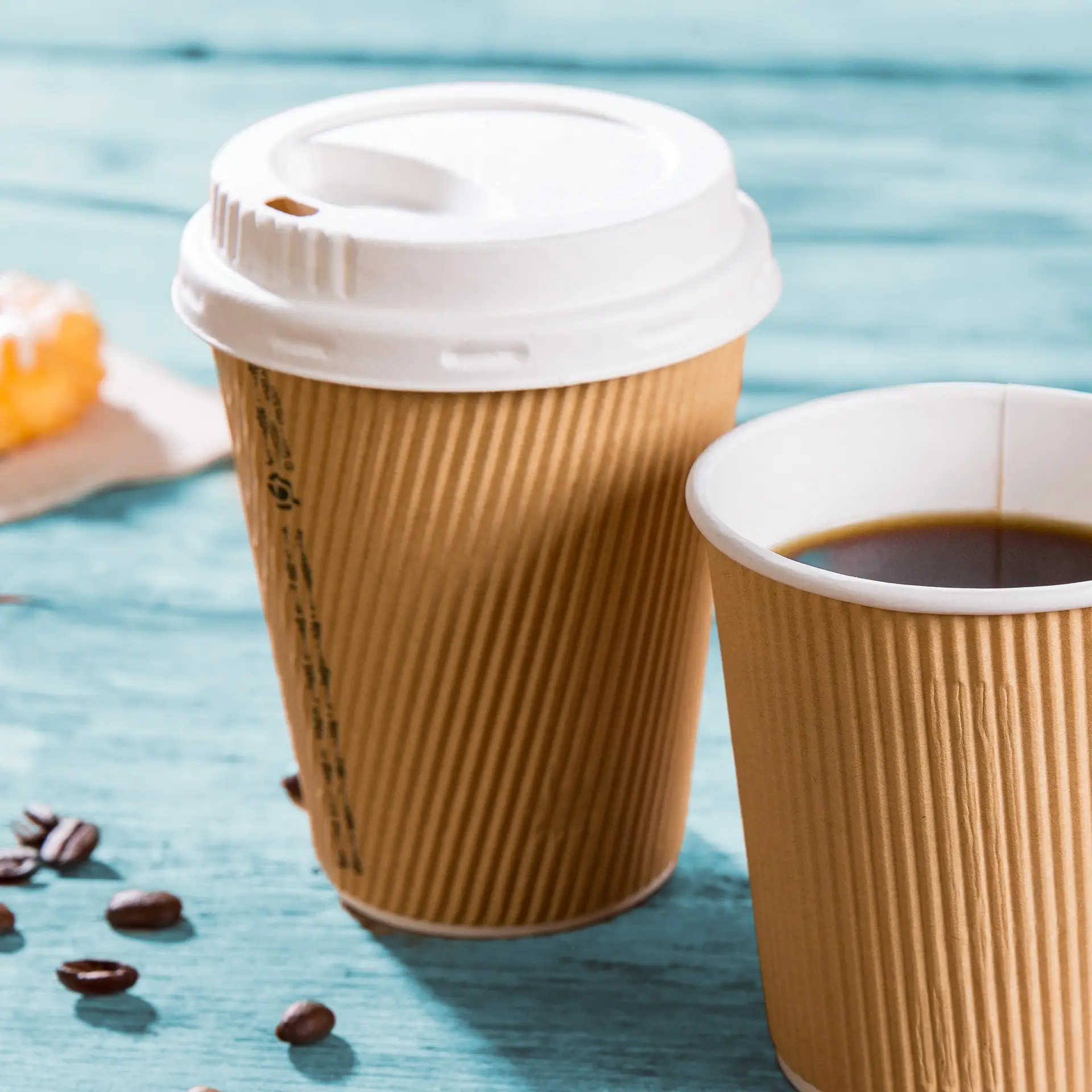 dhd04942-riffelbecher-coffee-to-go-becher-300-ml-12-oz-90-mm-braun-innen-weiss-7