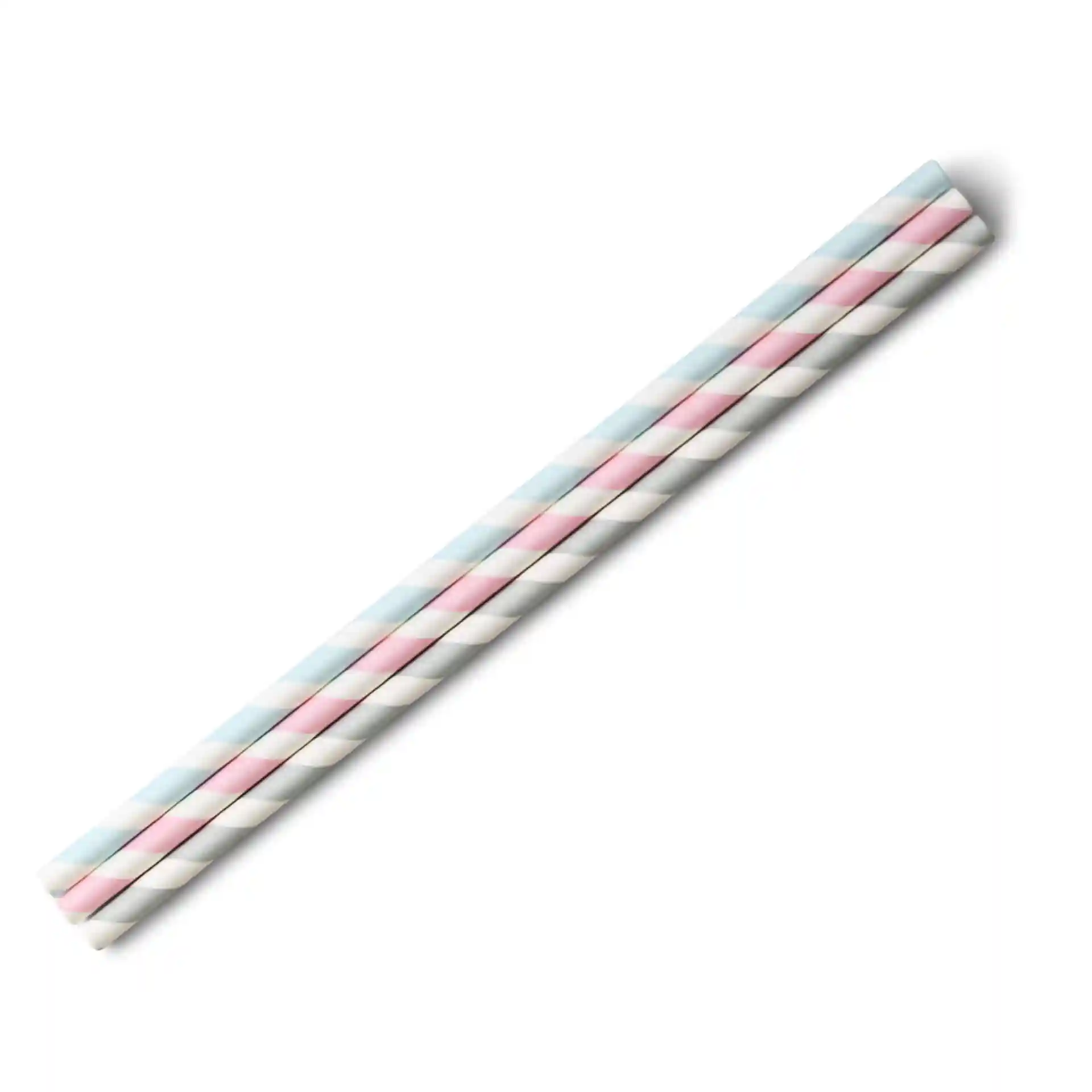 Cannucce di carta a righe pastello, lunghe 20 cm e con un diametro di 0,6 cm, disposte in fila su uno sfondo bianco.