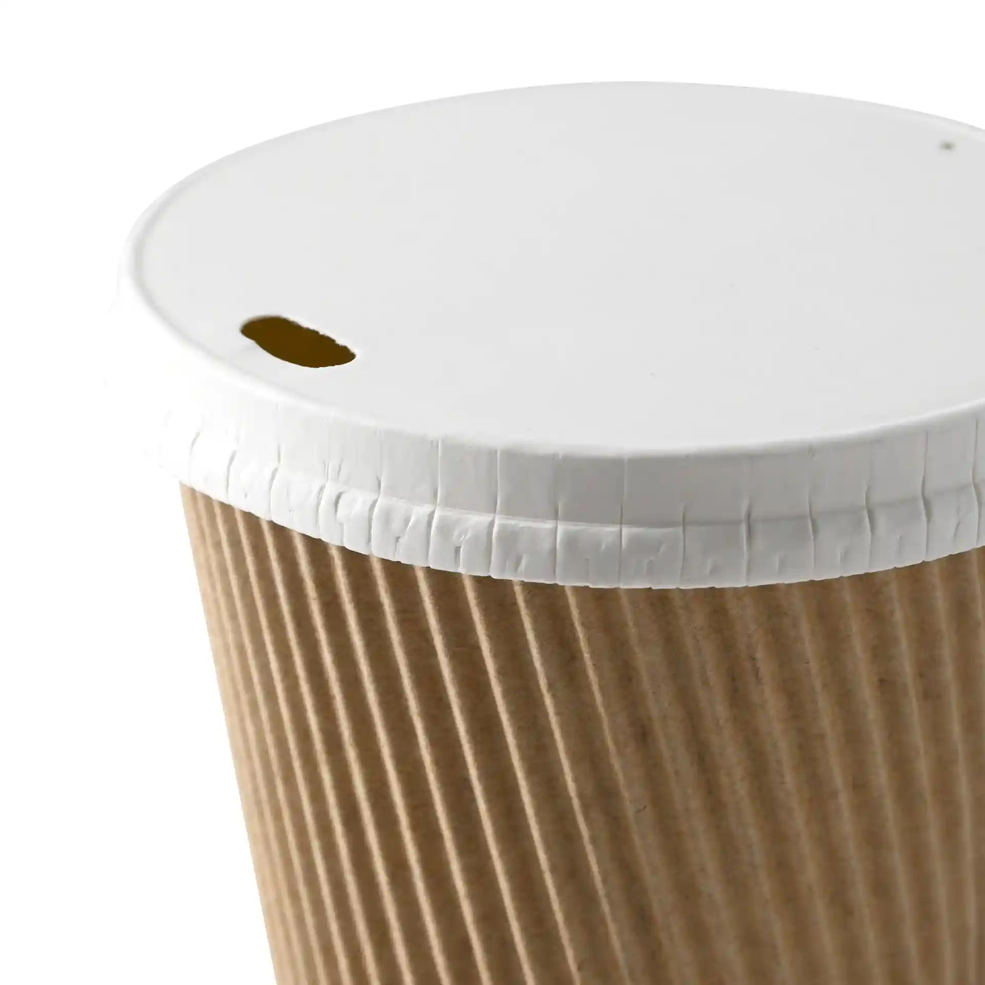 Coperchio in carta bianca con apertura per bere, progettato per un bicchiere con un diametro di 90 mm.