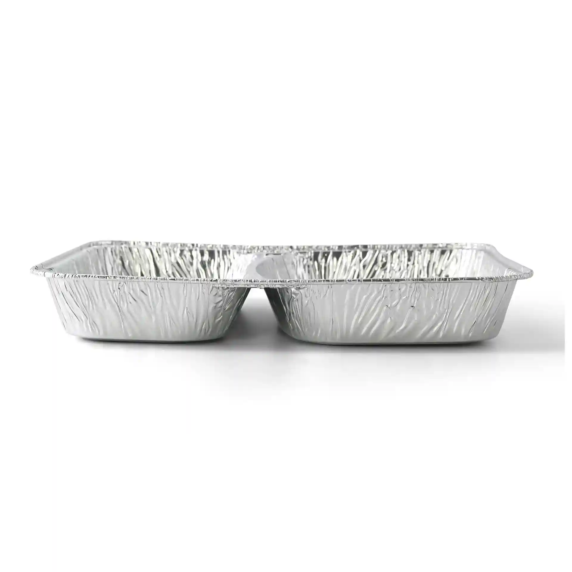 Vassoio per pasti in alluminio con due scomparti, forma rettangolare, misura 22,7 x 17,7 x 3 cm.