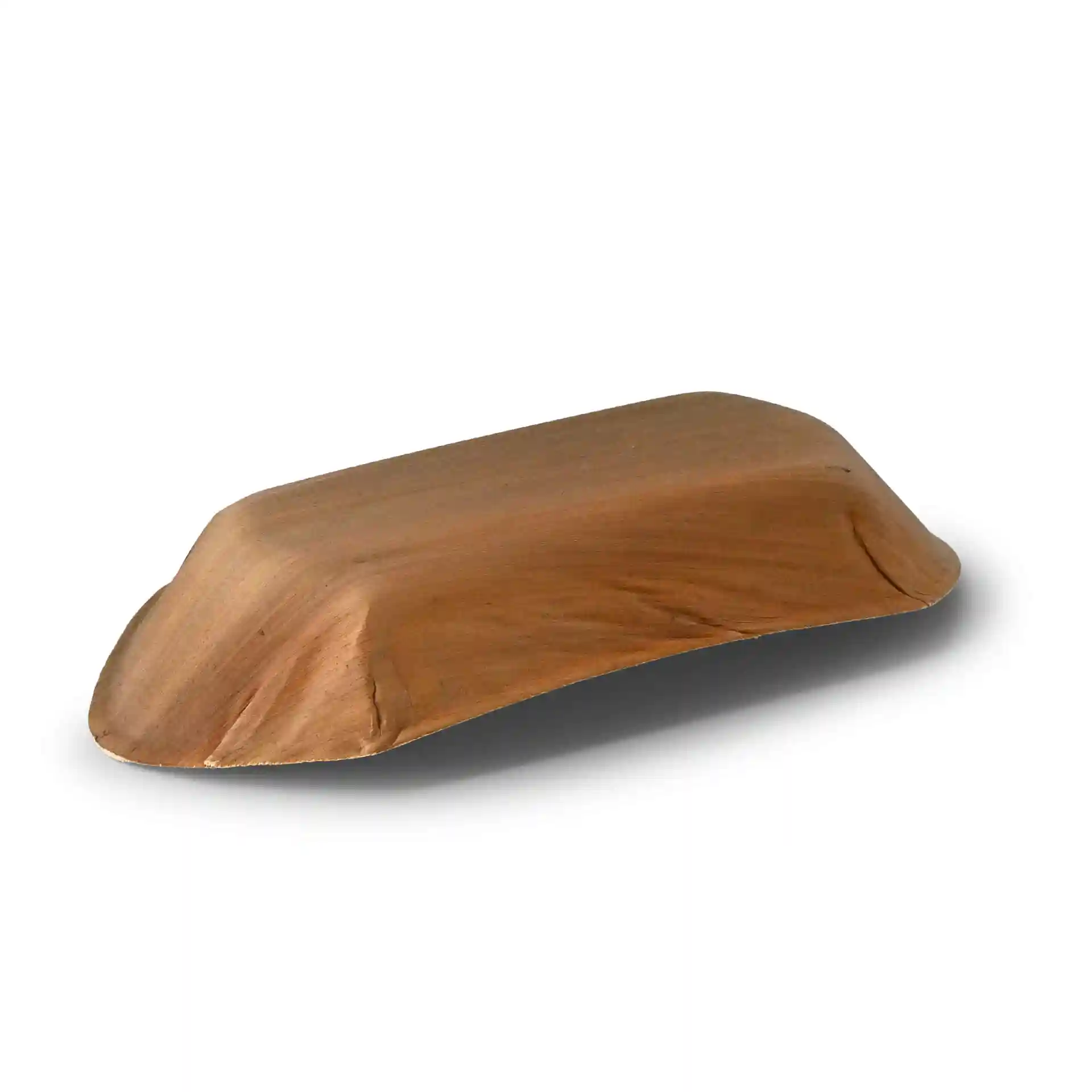 Barca profonda in foglia di palma color legno, lunga 30 cm e larga 14,5 cm.