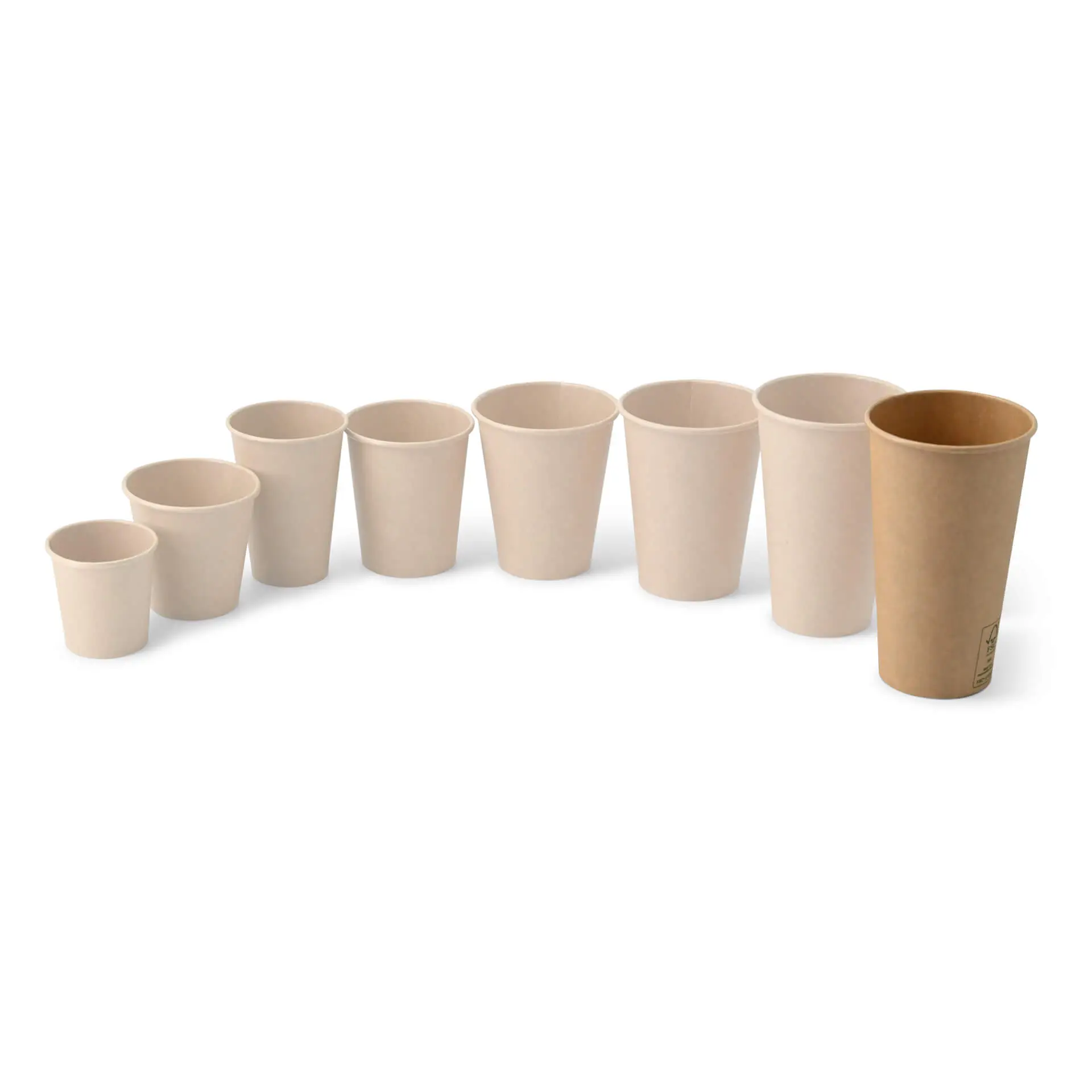 Set di bicchieri in carta a parete singola, da 50 ml a 500 ml, con rivestimento PLA marrone sul bicchiere più grande.
