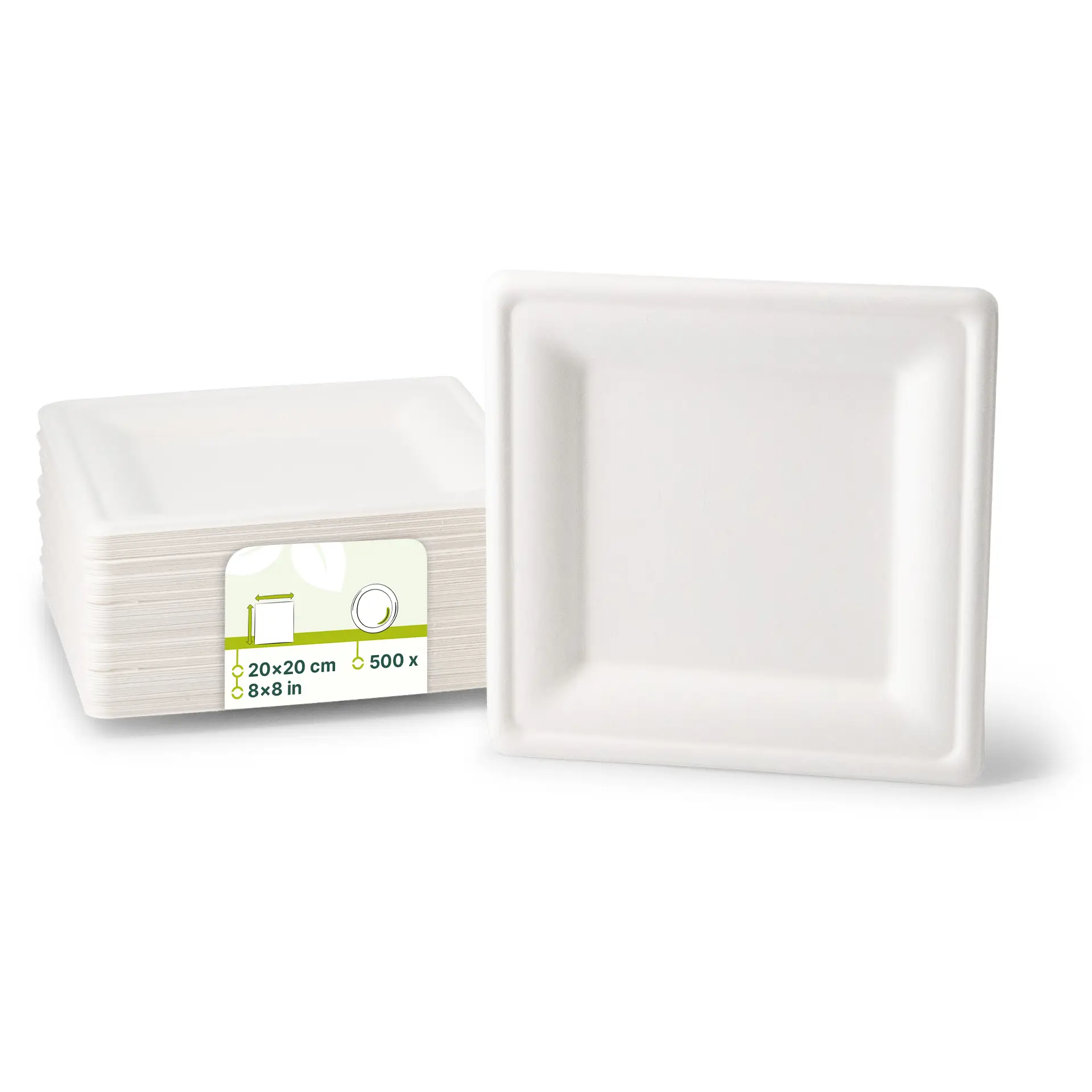 Un piatto quadrato bianco in canna da zucchero delle dimensioni 20 x 20 cm; una pila di piatti aggiuntivi visibile dietro con un'etichetta che mostra dettagli.