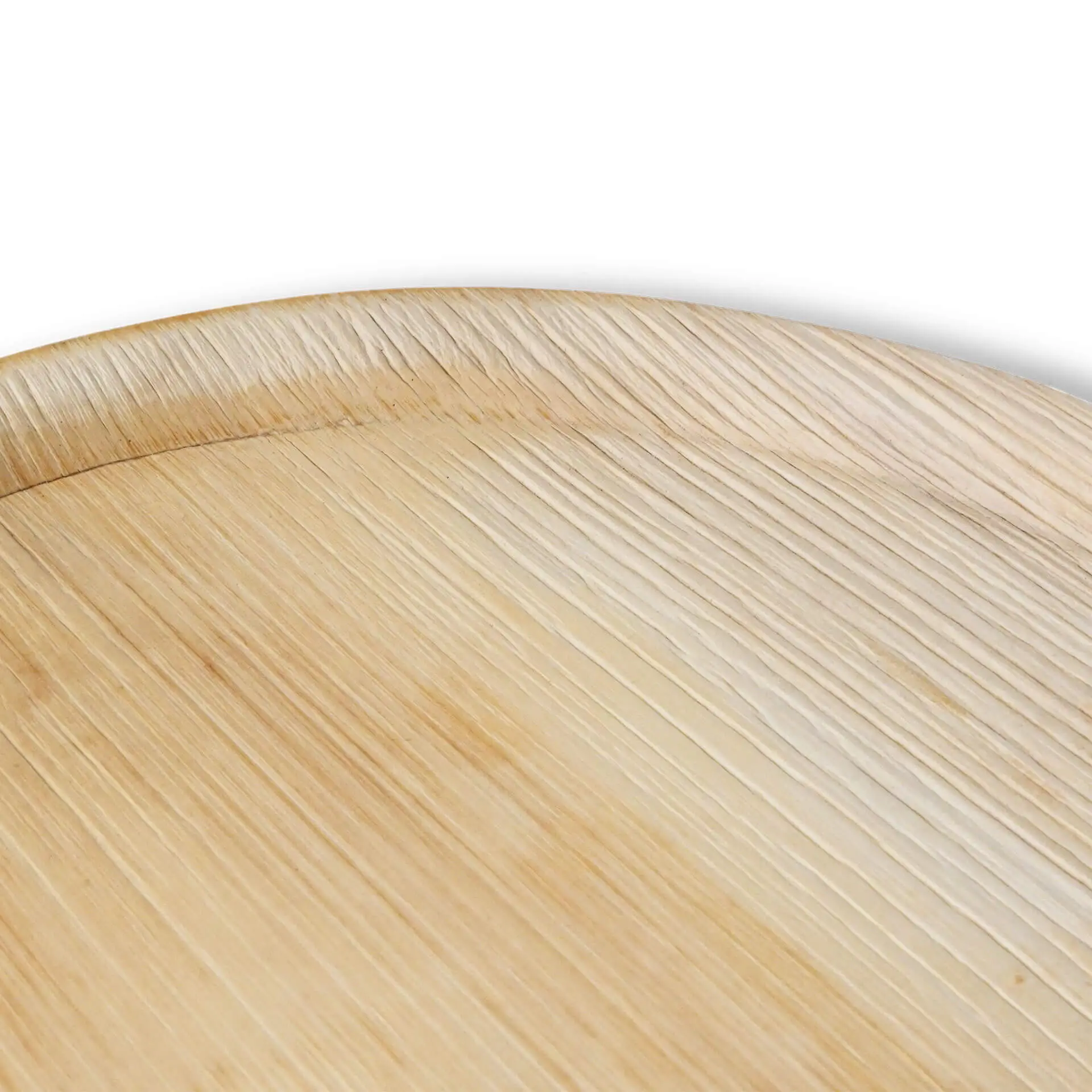 Un piatto per pizza in foglia di palma con bordo basso; presenta una grana naturale unica e una superficie liscia.