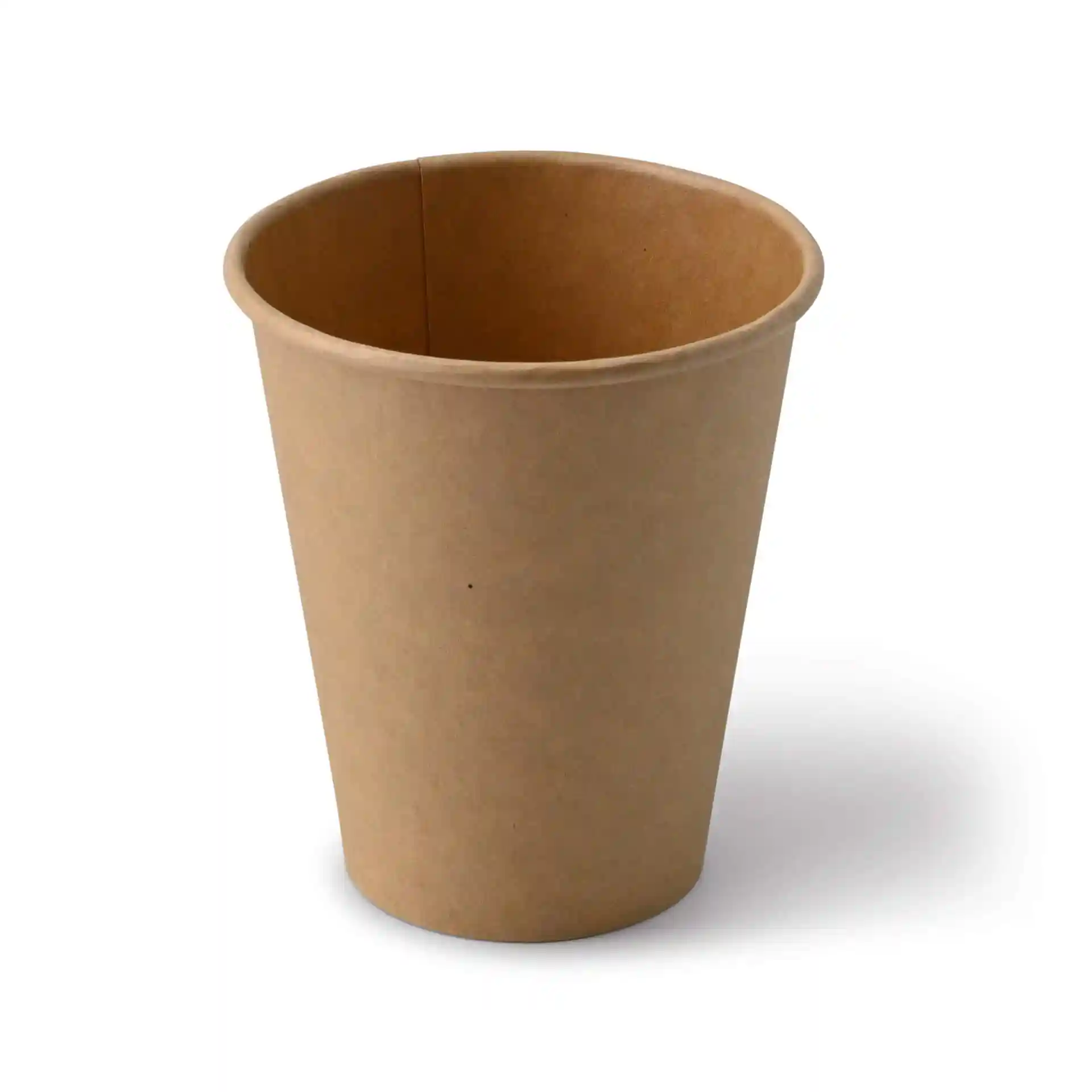 Bicchiere di carta marrone di forma rotonda, capacità di 10 oz, realizzato in cartone, mostrato da un'angolazione.