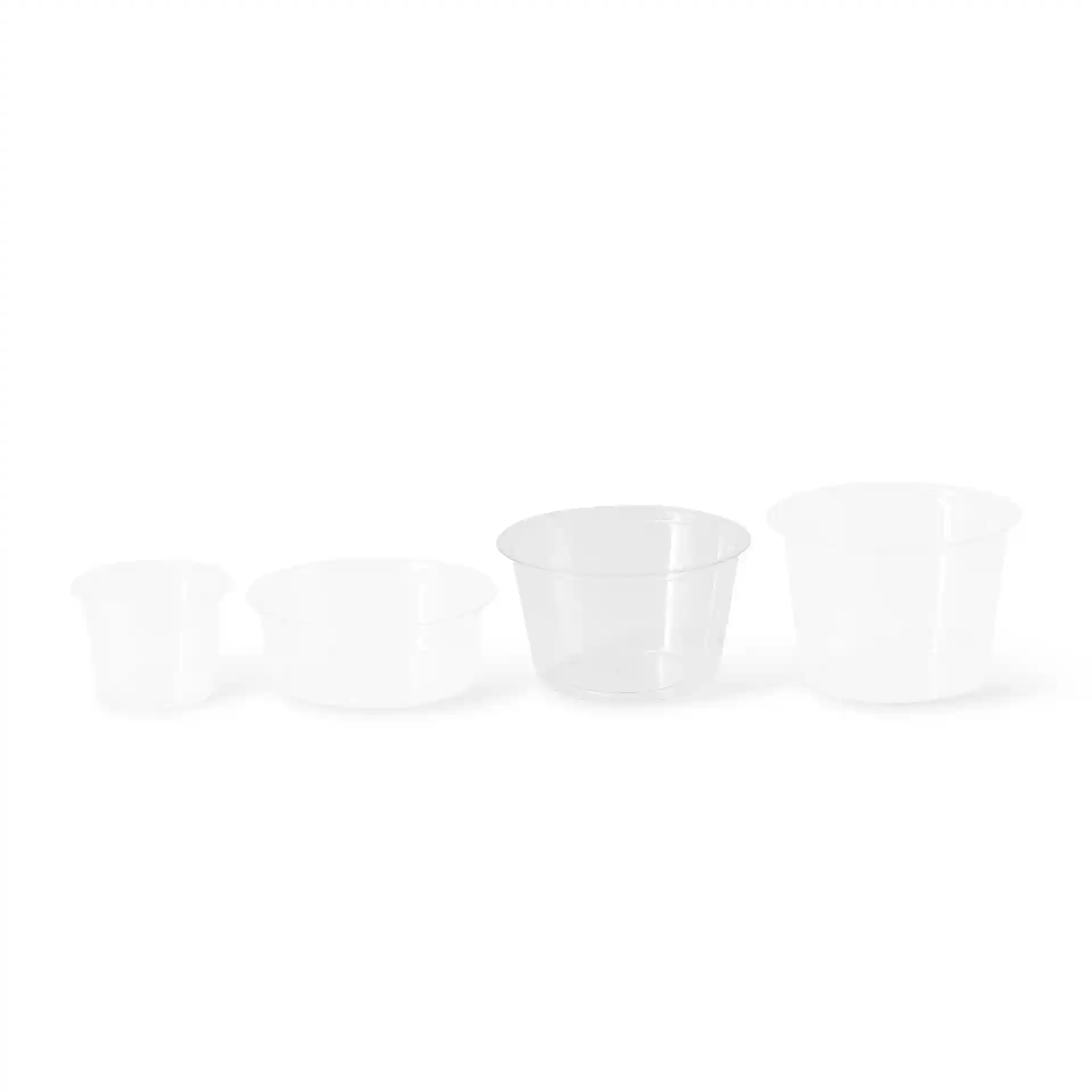Set di quattro bicchieri in PLA trasparenti di diverse dimensioni, esposti dal più piccolo al più grande.