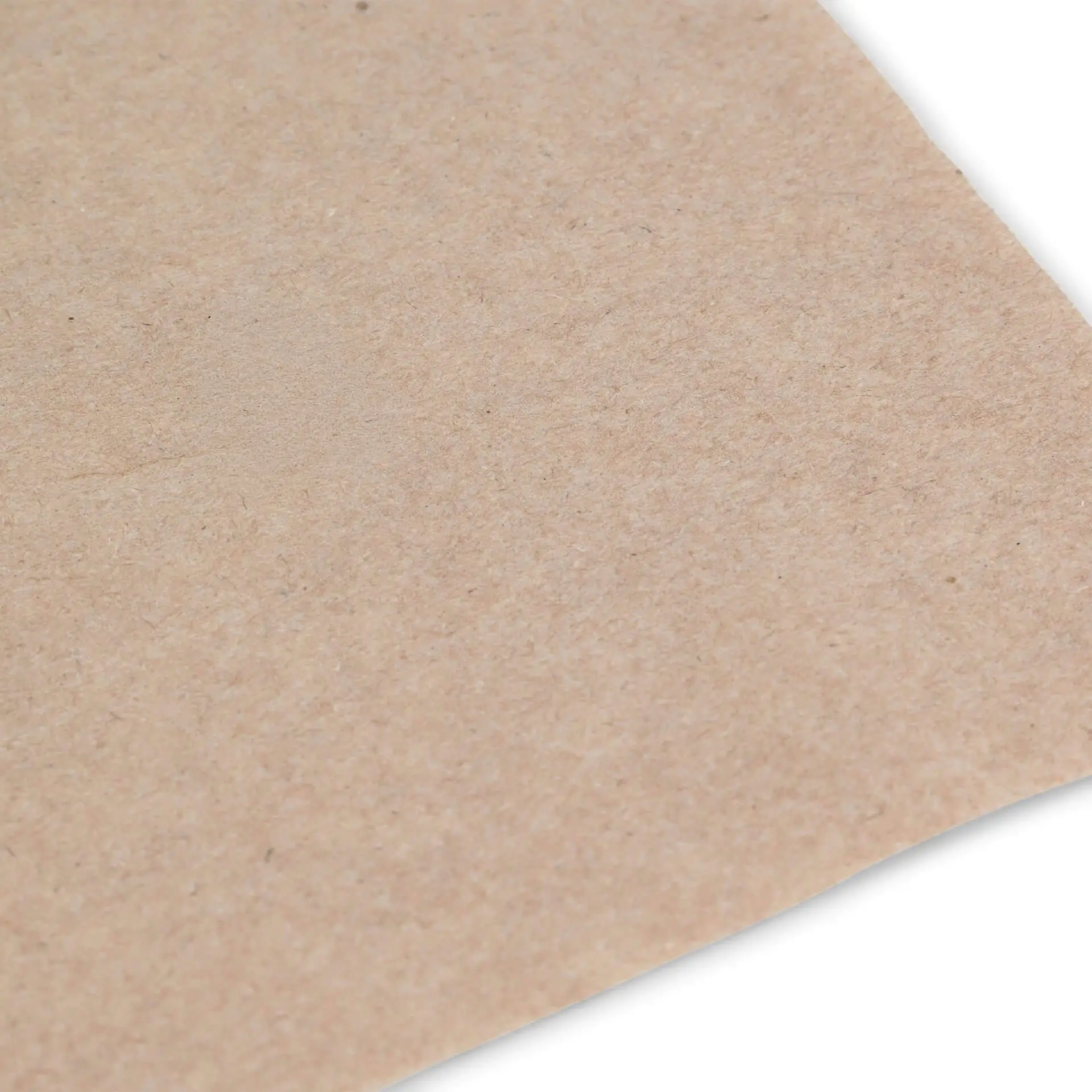 Immagine di un tovagliolo di carta non sbiancato con un simbolo di riciclo stampato e testo che indica che è realizzato con materiale riciclato.