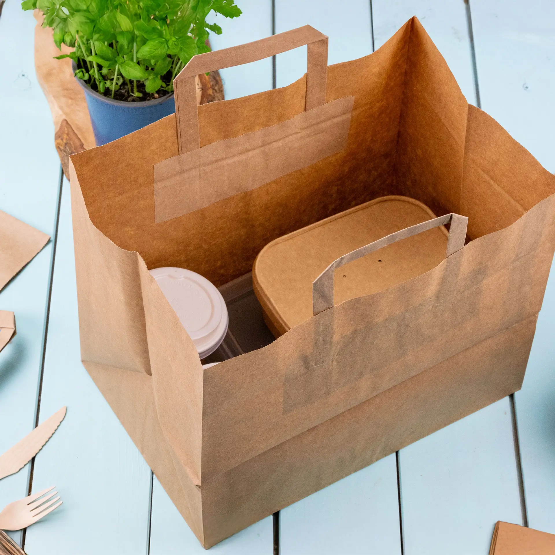 dse02307-tragetaschen-aus-recyclingpapier-xxl-32-x-21-x-27-cm-braun-breiter-boden-6