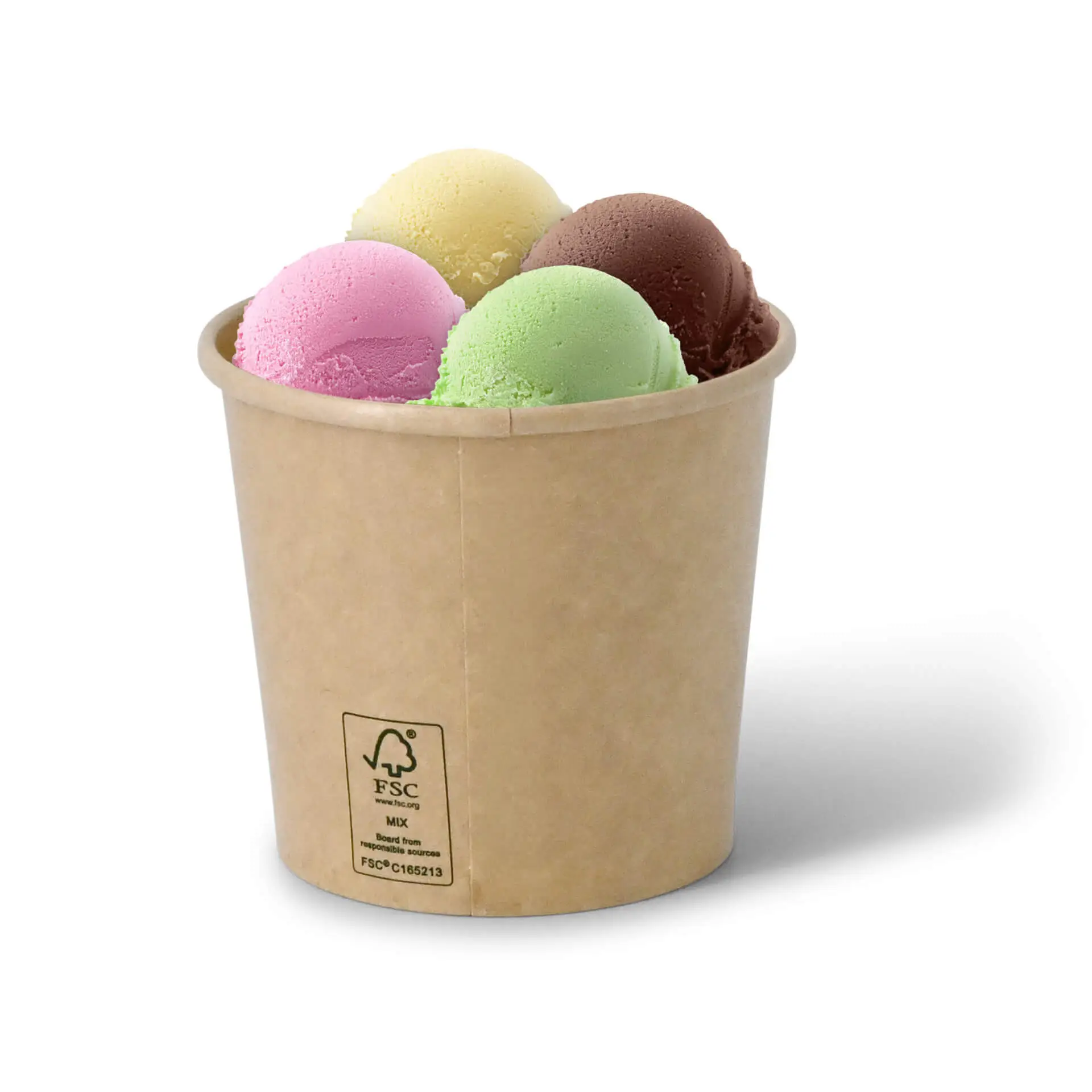 Un contenitore di carta marrone riempito con quattro palline di gelato dai gusti diversi: cioccolato, fragola, melone e menta.