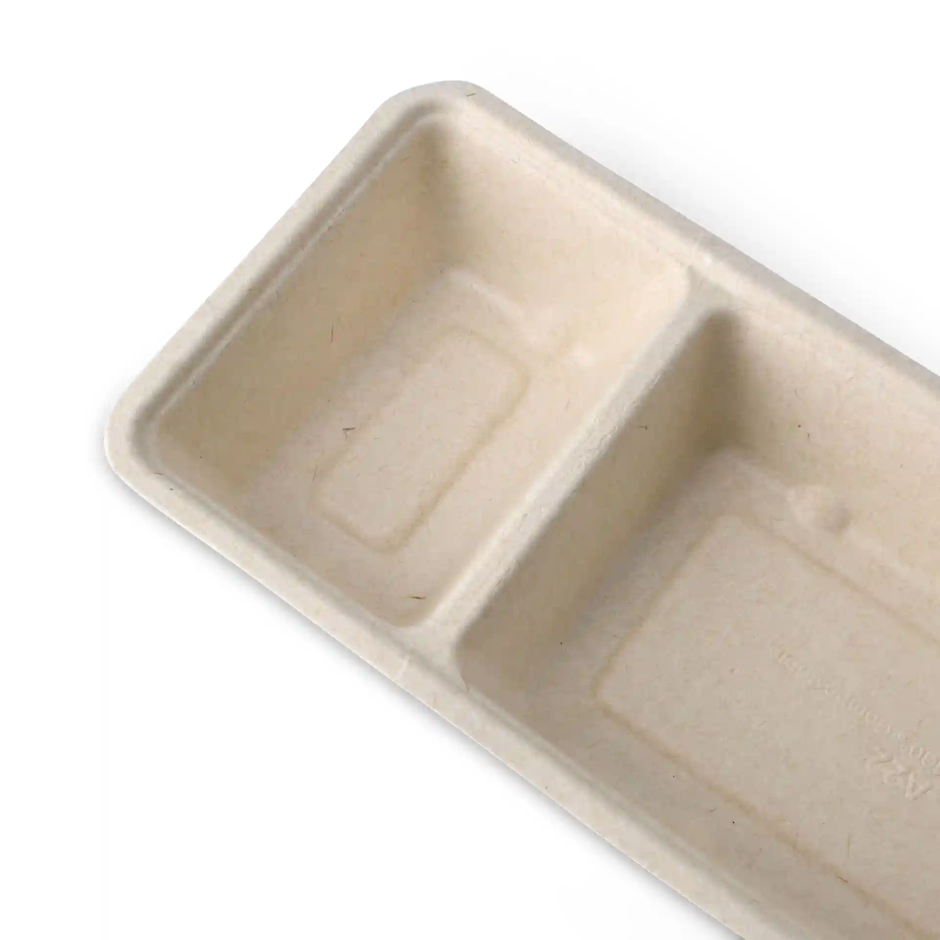 Vassoio rettangolare in bagassa bianco crema con due scomparti, misura 9,5 x 20 x 3,5 cm.