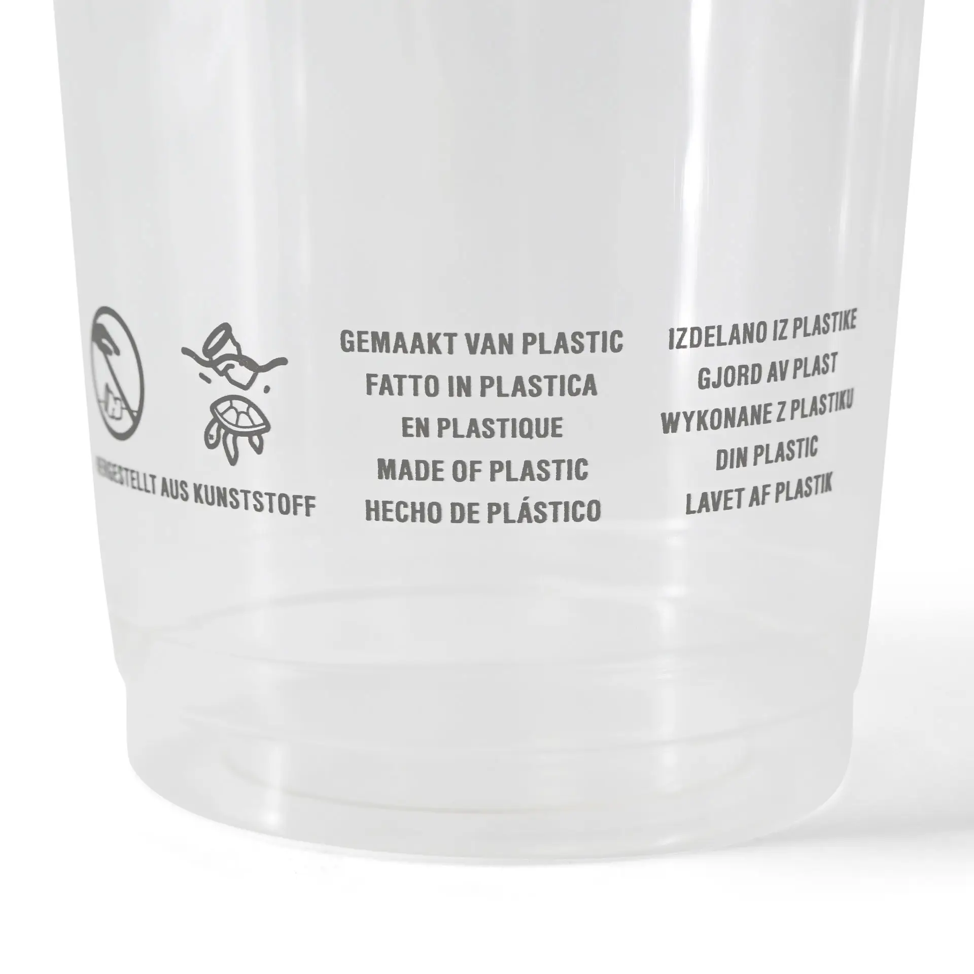 Bicchiere di plastica trasparente con testo stampato e simboli, altezza 148 mm e diametro 95 mm.