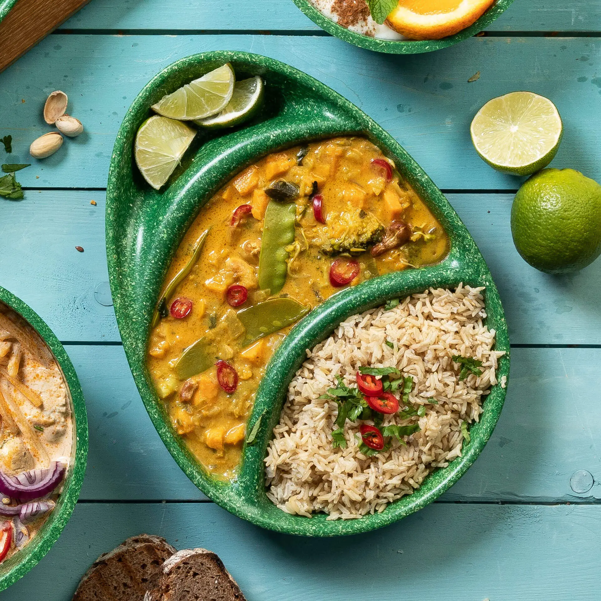 dfc008371-mehrweg-menue-teller-merways-plate-275-x-20-x-35-cm-3-kammern-tropfenfoermig-spinat-dunkelgruen-7